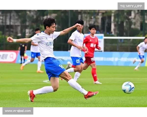 足球公益事业蓬勃发展推动俱乐部社会责任意识提升助力社会和谐与进步